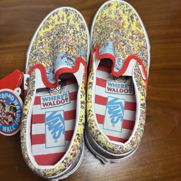 VANS OFF THE WALL WHERE'S WALDO? Classic Slip On Womens 7 Men’s 5.5 NWB - Picture 5 of 5